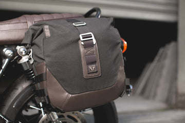 Triumph Bonneville 1200 T 120 Black [2022-2026] - Sistema di borse laterali Legend Gear LC2 Brown Edition - Immagine 1