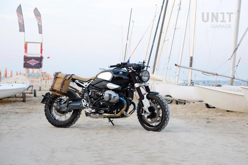 BMW R nineT 1200 Roadster [2014-2023] - Scram Seitentasche in Canvas 22L-30L + Hilfsrahmen der -Serie