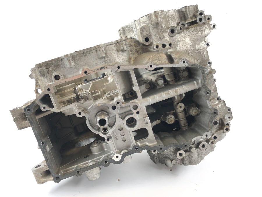 Triumph Daytona 955i T595N [2001] - Engine housing with cylinder and liners