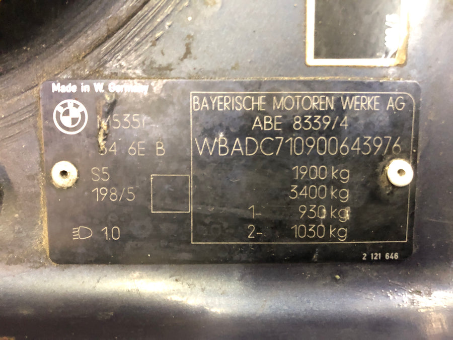 BMW M 535i E28 [1986] - Radhaus con numero di telaio e body di carte