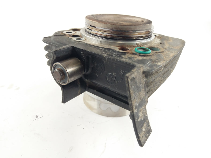 Cagiva Elefant 750 6B [1988] - Cylinder and piston vertical cylinder