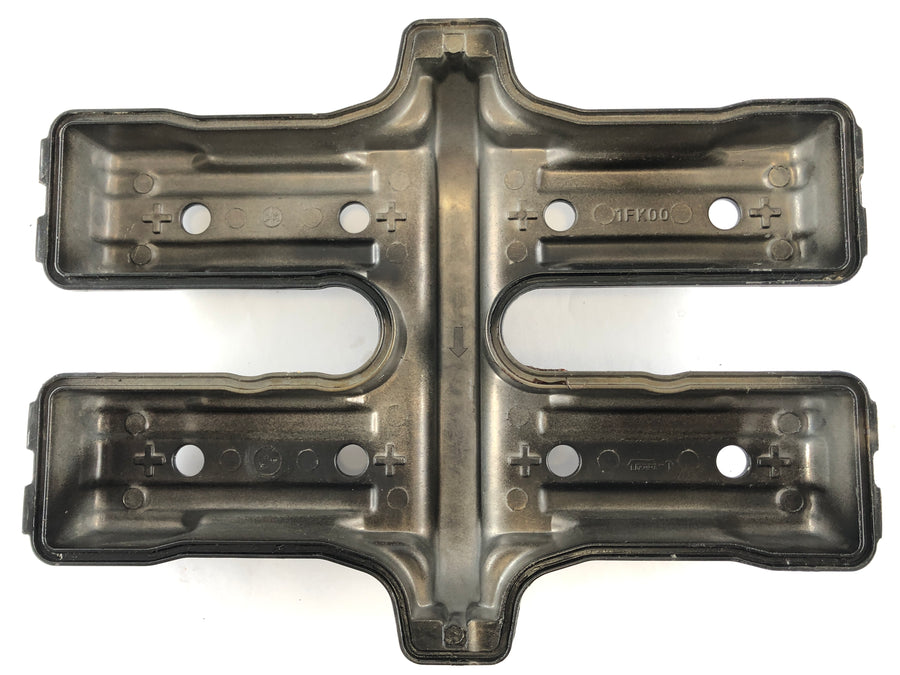 Yamaha V-max 1200 2EN [1997] - Valve cover cylinder rear