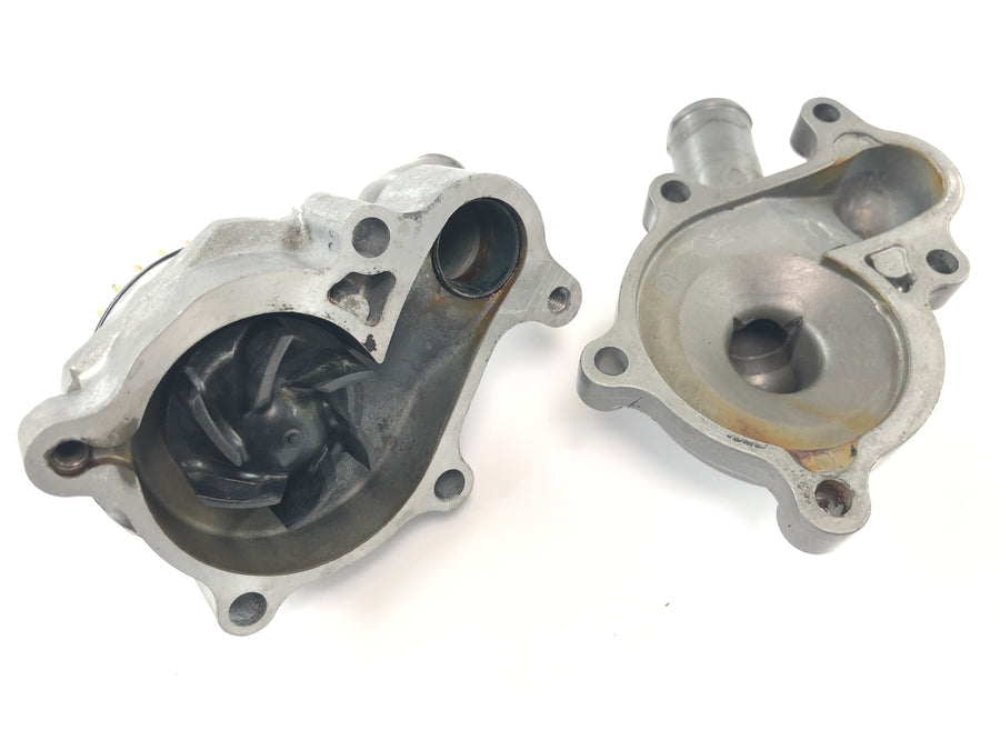 Yamaha MT 03 RM02 [2007] - Girante dell'alloggiamento della pompa della pompa del liquido di raffreddamento della pompa dell'acqua