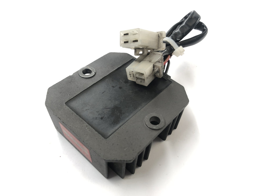 Honda XBR 500 PC15 [1989] - Contrôle des redresseurs Charger du régulateur de tension 12V