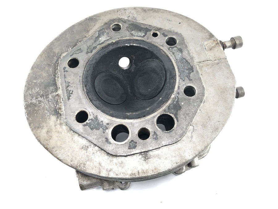 Moto Guzzi V7 Special [1971] - Cylinder head left valve head head engine cylinder head
