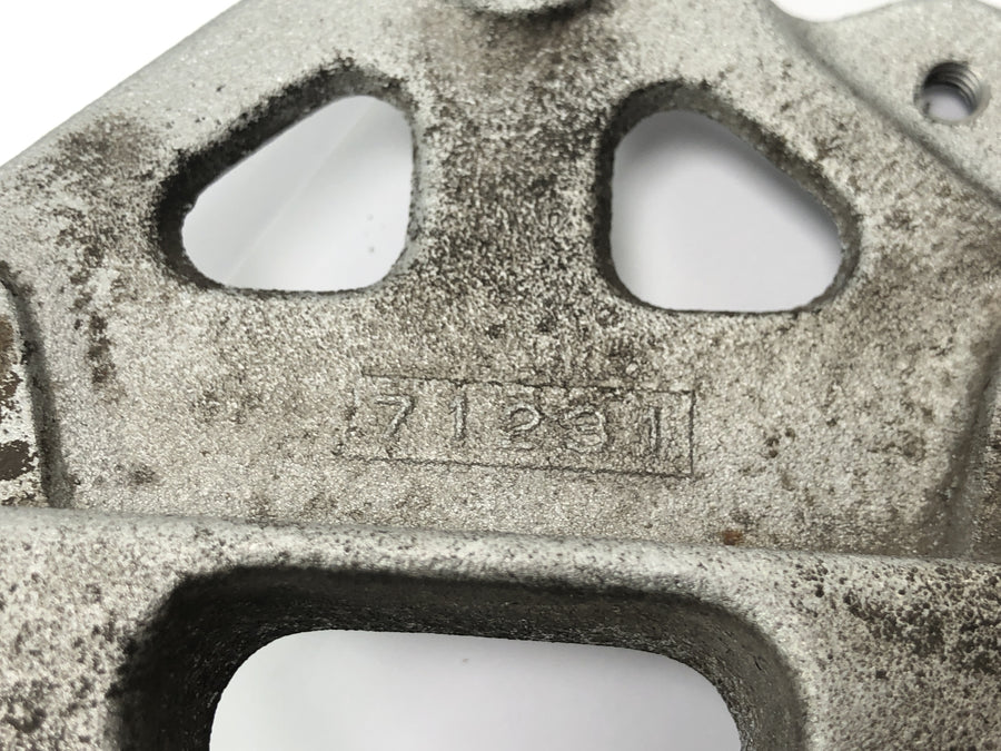 Suzuki GSX R 1100 GU74C [1987] - Pillion footrest with bracket on the left