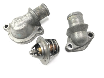 Triumph Sprint ST 1050 [2005] - Thermostat Kühlwasserregelung Thermostatgehäuse