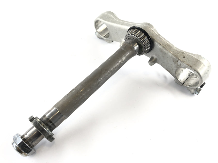 Suzuki Bandit 1200 GV75A [1998] - lower triple clamp