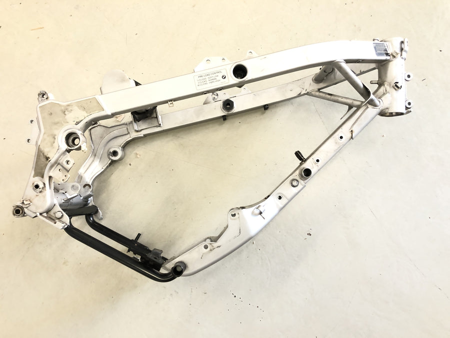 BMW F 650 GS R13 [2002] - Cadre avec papiers