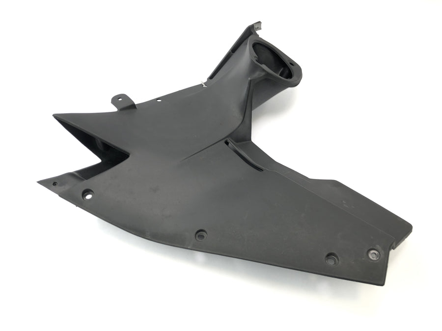 Aprilia RST 1000 Futura [2002] - Couverture du logement du filtre à air droit