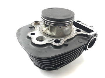 Yamaha XVS 650 Drag Star VM03 [2001] - Cylindre avec des pistons à l'avant