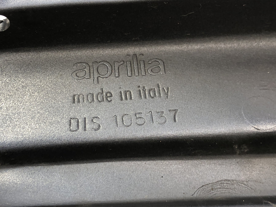 Aprilia RST 1000 Futura [2002] - Carrier du boîtier du porte-valises à droite