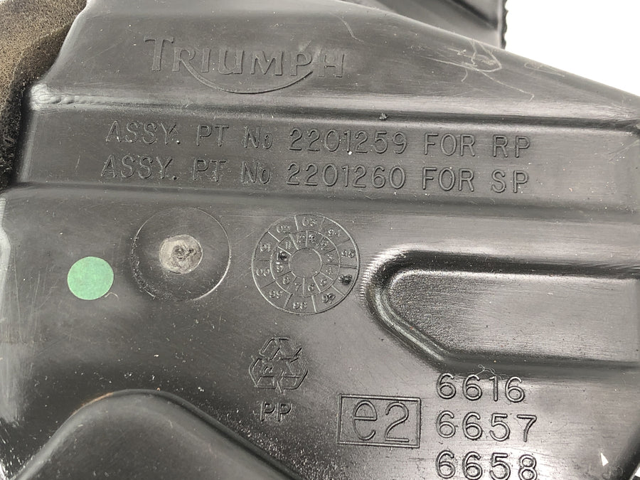 Triumph Speed ​​Triple T509 [1998] - Air filter box airbox