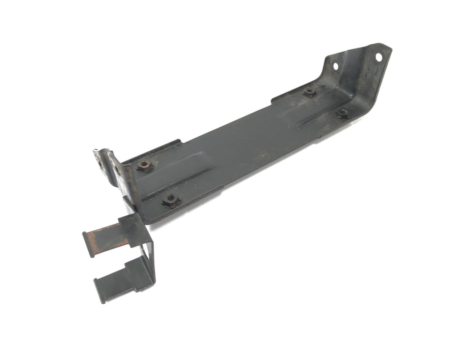 Suzuki GSX-R 1100 W GU75 C [1994] - Bracket fairing holder retaining plate