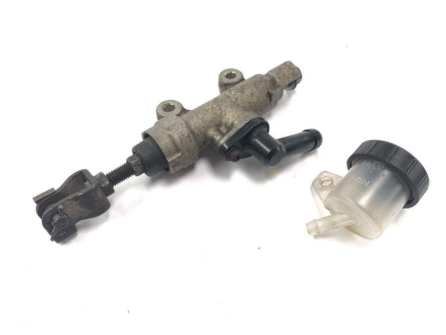 Honda NX 650 RD08 [1995] - Main brake cylinder brake pump brake pistons at the rear