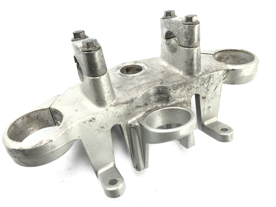 Kawasaki ZR7 ZR750F [1999] - fork bridge above handlebar holder