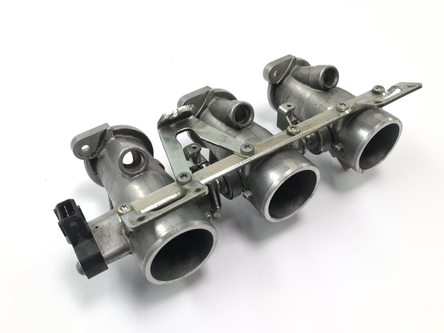 Triumph Speed ​​​​Triple T509 [1998] - Injecteur du système d'injection du corps de papillon du corps de papillon