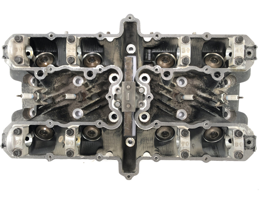 Kawasaki ZR7 ZR750F [1999] - cylinder head