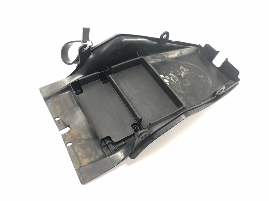KTM Duke 690 A3 [2012] - Pannello interno vano posteriore portabatteria
