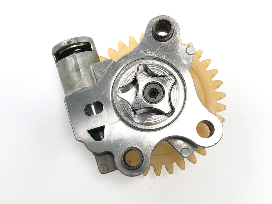 KTM RC 125 [2016] - Oil pump oil delivery pump gear pump