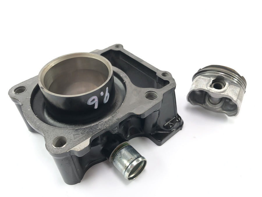 Kawasaki Ninja 125 BX125B [2024] - cylindre avec des pistons