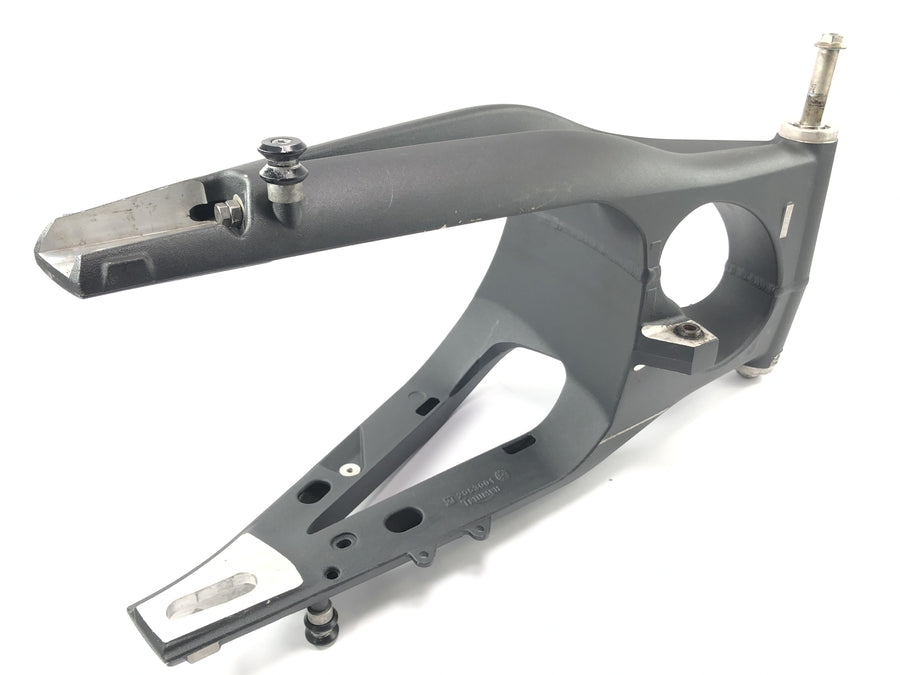 Triumph Street Triple R 675 D67LD [2010] - Swinge rear wheel swing