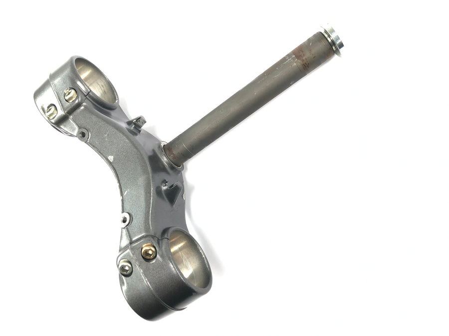 Cagiva Planet 125 [1998] - support de tête de direction de pont de fourche inférieur