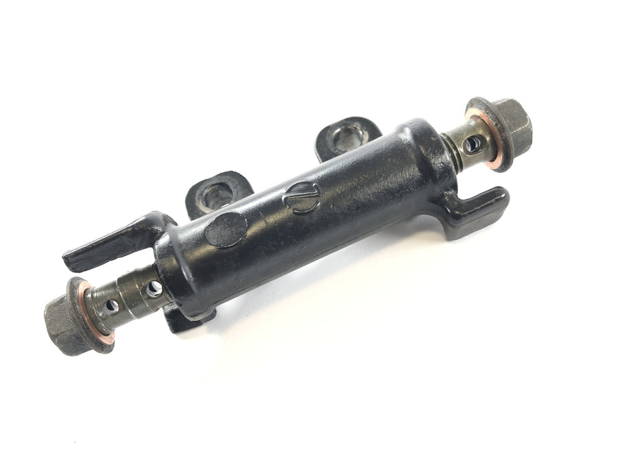 Yamaha V Max 1200 2we [1996] - distributor brake line at the front