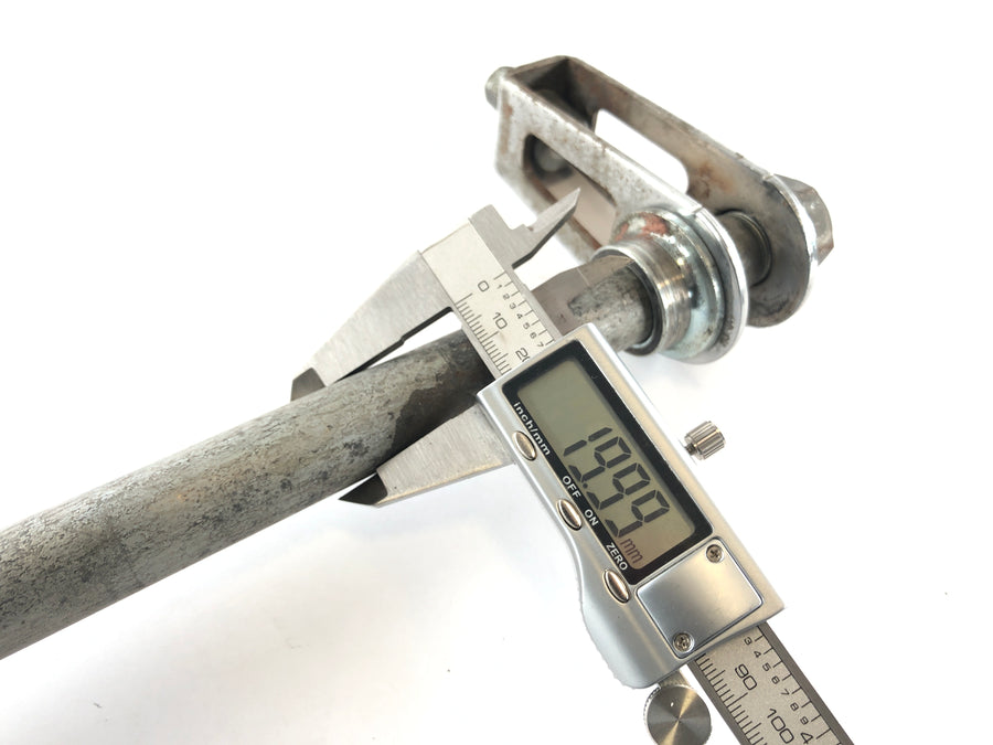 Suzuki GSX-R 1100 W GU75 C [1993] - Rear axle