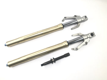 Yamaha Yzf R1 RN01 [1998] - Fork Upsizedown Fork dans l'essieu avant avec axe