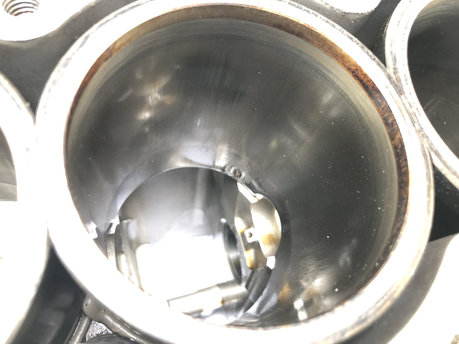 Triumph Sprint ST 1050 [2005] - Blocage de cylindre de boîtier vide avec piston