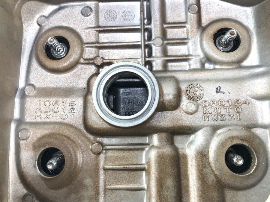 Moto Guzzi Stelvio 1200 8V [2016] - Couvre culasse droit couvre culasse quattro valvole