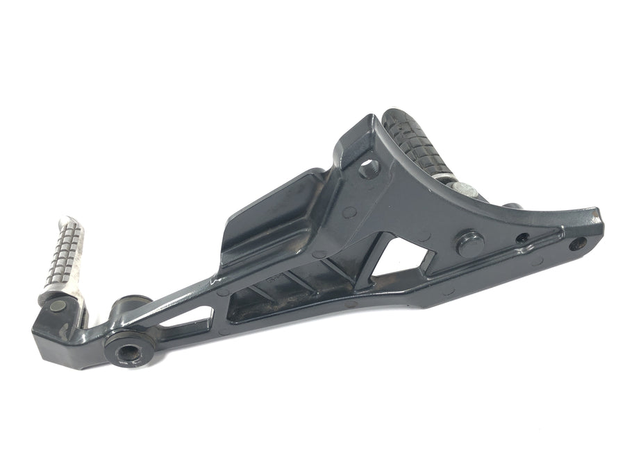 Kawasaki Zephyr 750 ZR750C [1994] - Footrest system driver passenger footrest holder left