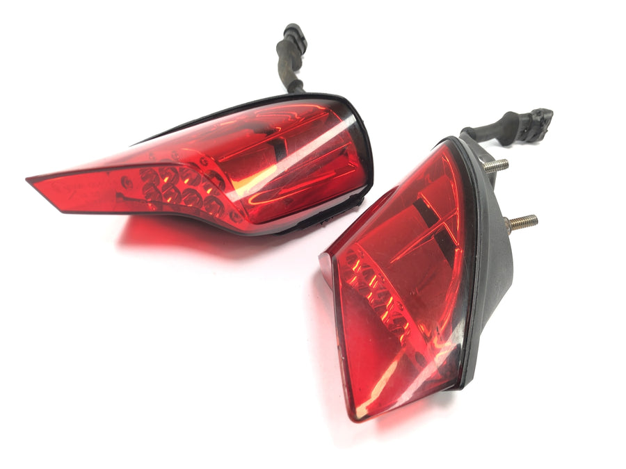 Benelli TNT 1130 [2009] - Feu arrière feu arrière gauche et droit