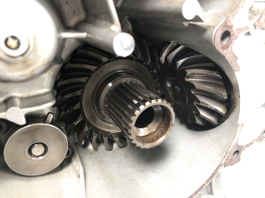 Kawasaki Z 1100 KZZ10A [1984] - drive housing differential transmission