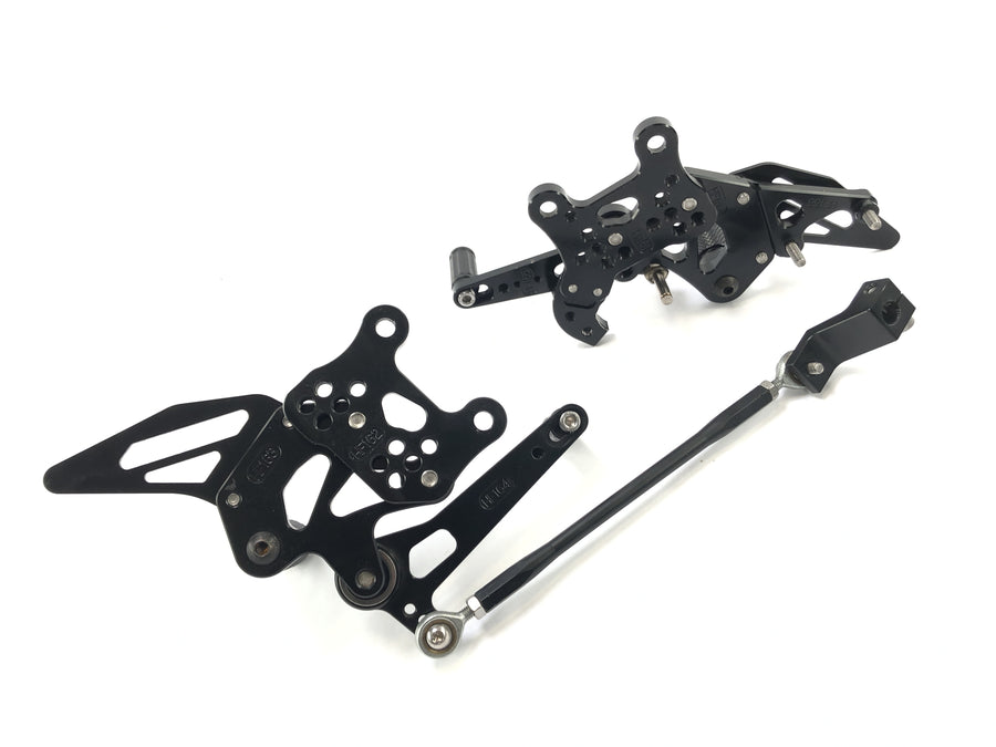 Aprilia RSV4 1000 [2010] - Sistema footrest impostato con pedale di commutazione e pedale del freno