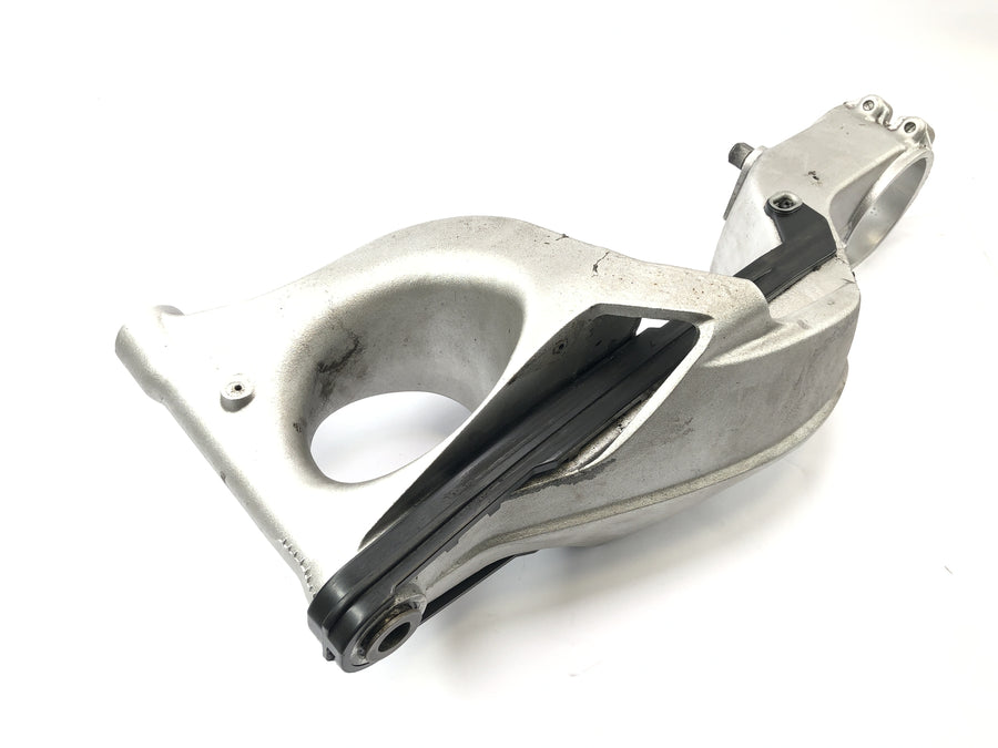 Aprilia RST 1000 Futura [2002] - Schwinge rear wheel swing