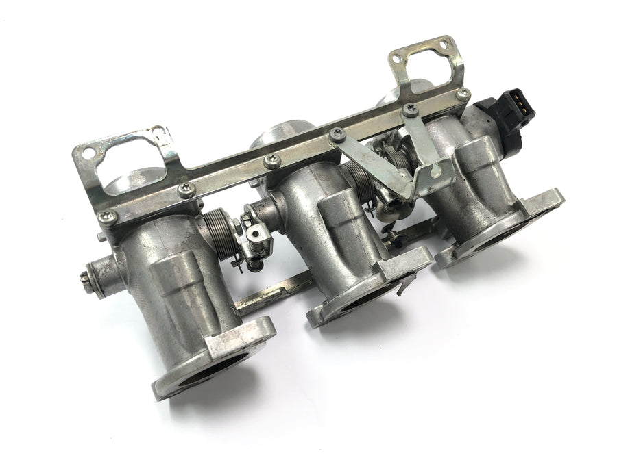 Triumph Speed ​​​​Triple T509 [1998] - Injecteur du système d'injection du corps de papillon du corps de papillon