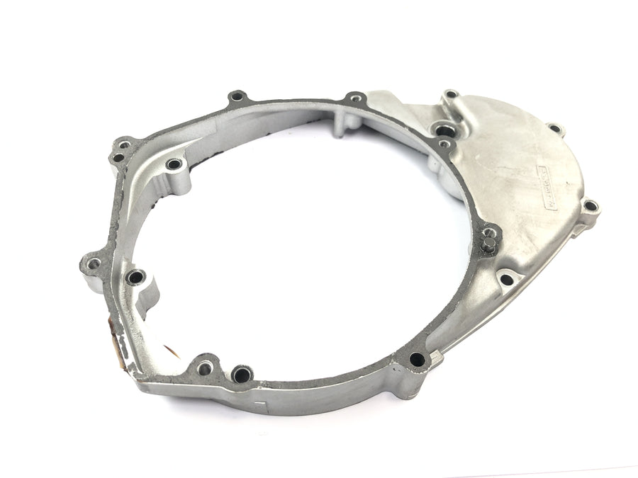Kawasaki VN 1600 Classic VNT60A [2007] - Copertura alternatore all'interno del cofano motore destro
