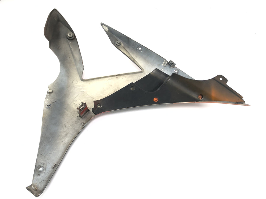 Yamaha YZF R1 RN09 [2003] - Clearing side cladding on the left
