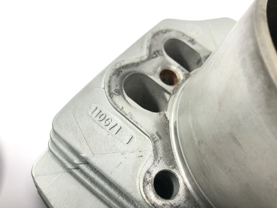 Moto Guzzi V11 Sport [1999] - cilindro con pistone a sinistra