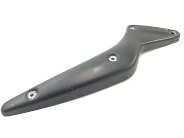 Suzuki VZ 1500 WVCU [2011] - Supporto parafango posteriore staffa sinistra parafango posteriore
