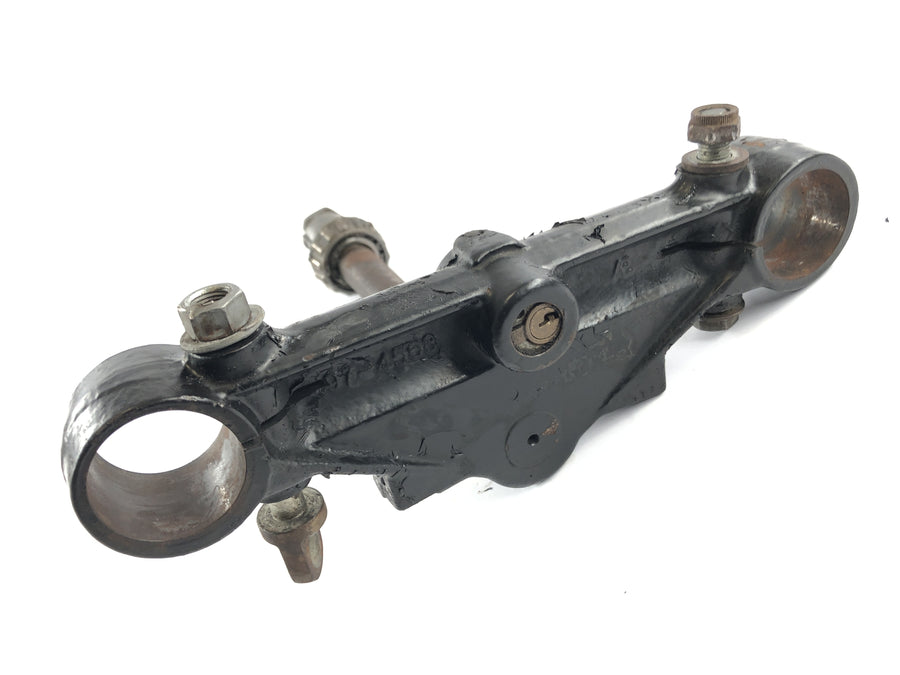 Triumph Bonneville T140V [1976] - fork bridge below