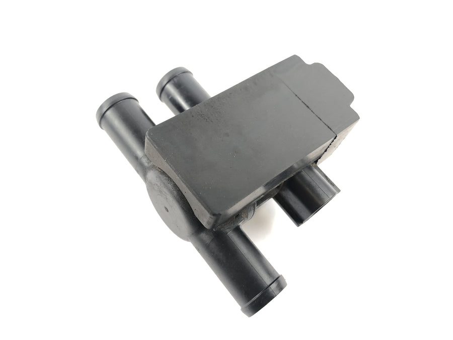 Kawasaki VN 1600 Mean Streak VNT60B [2005] - Secondary air valve