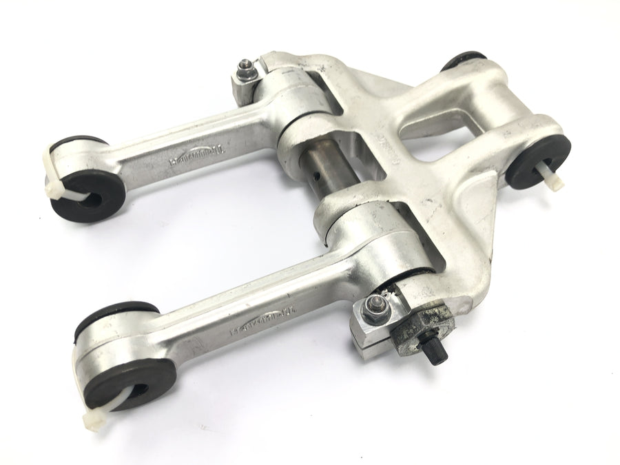 Triumph Daytona 900 T300D [1996] - Suspension arrière à déflexion d'amortisseur