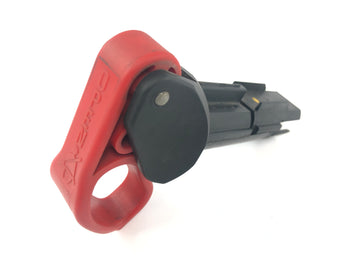 BMW C1 125 [2002] - Safety lever for belt release