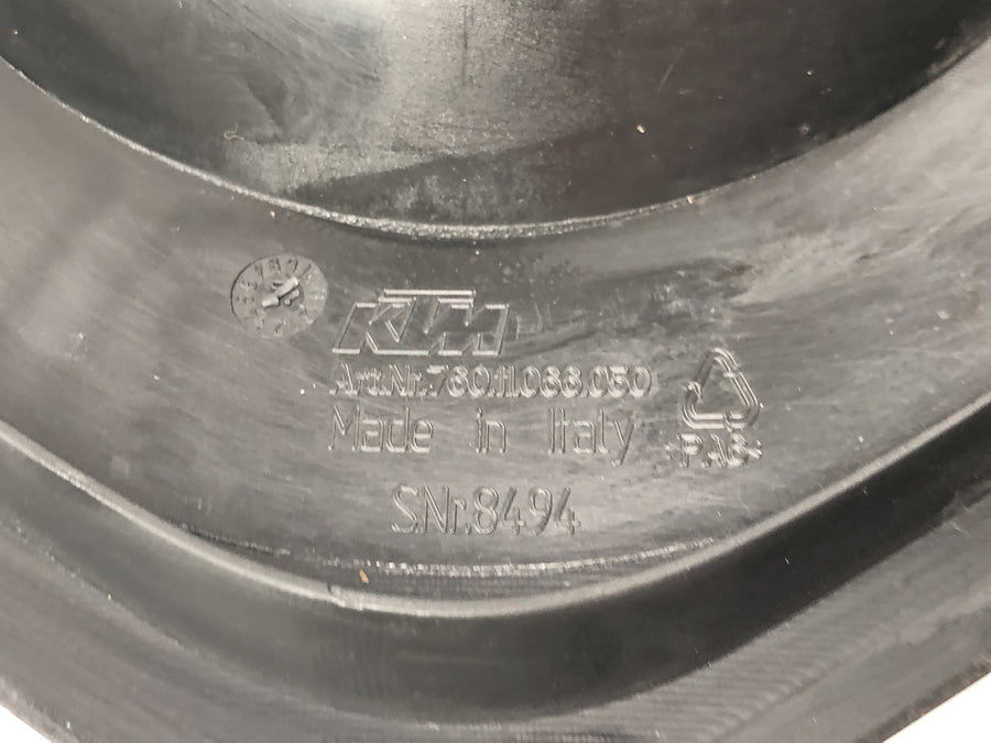 KTM Duke 690 A3 [2012] - Coperchio blocchetto di accensione coperchio blocchetto di accensione in plastica nera
