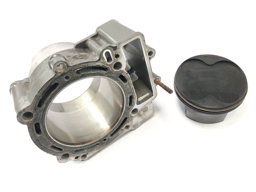 KTM 950 SM LC8 [2008] - Cylindre avec des pistons à l'arrière