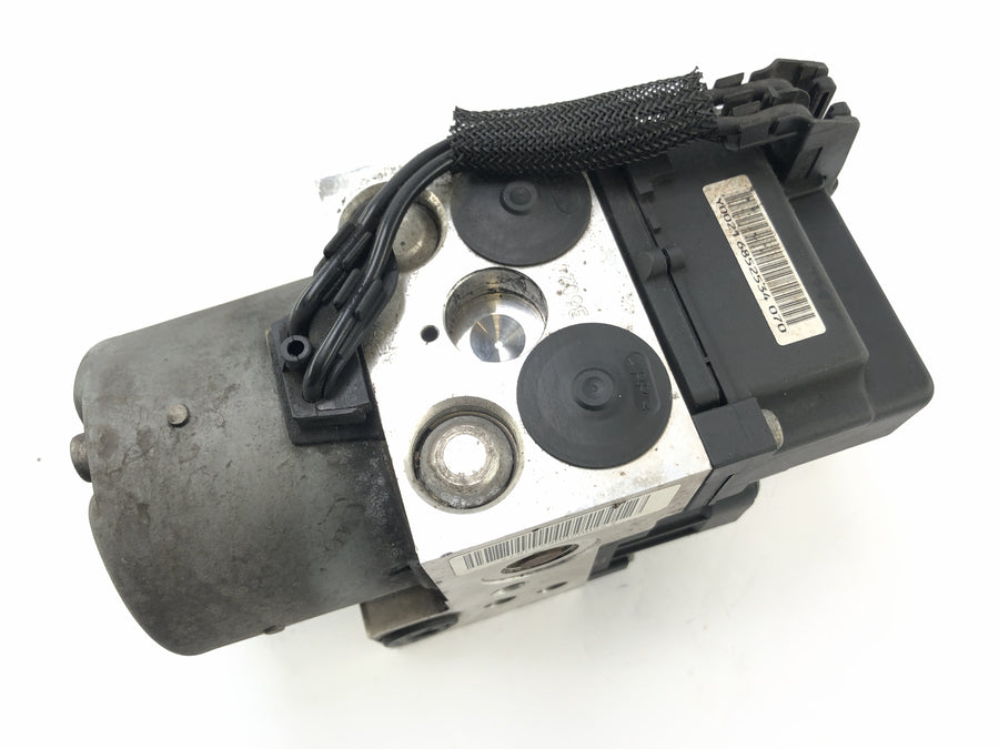 BMW F 650 GS Dakar [2007] - Gros plan sur l'unité de commande ABS