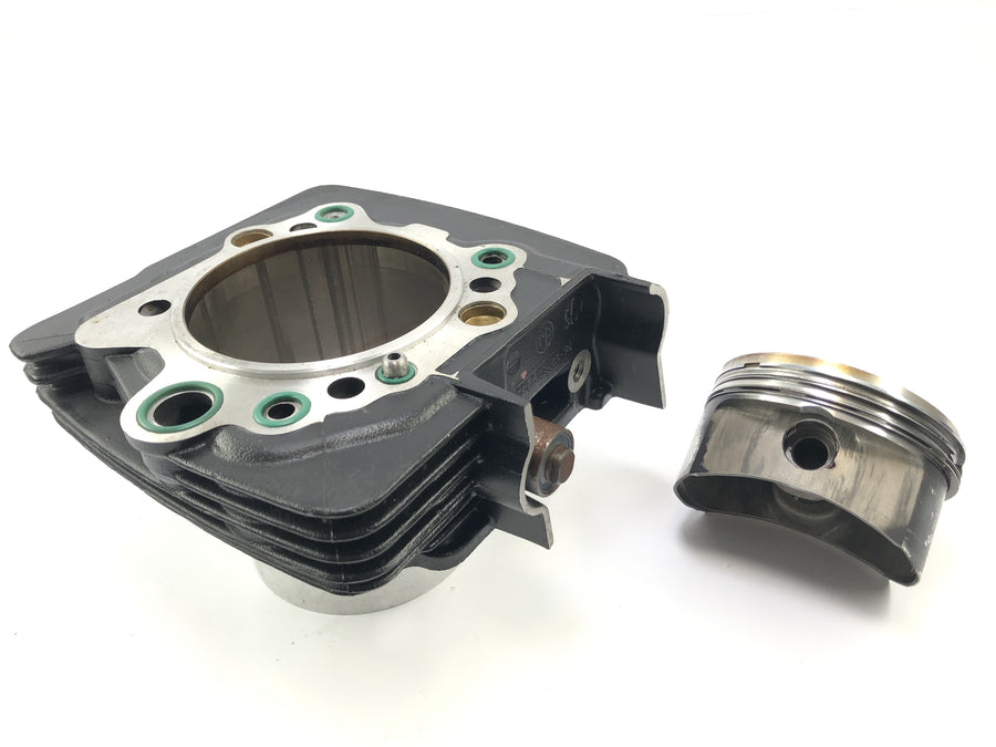 Ducati ST2 944 [1999] - Cilindro con pistoni in piedi